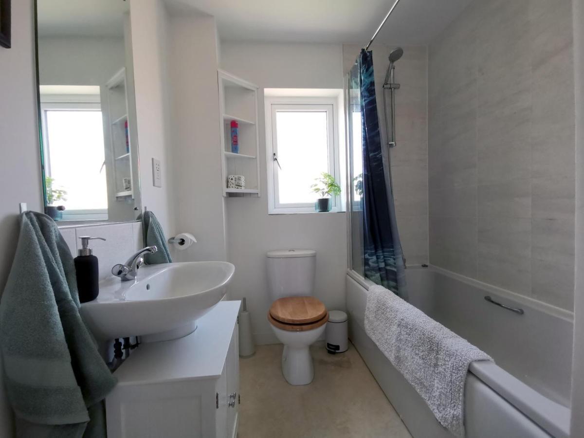 2 Bedroom House With Free Parking Лайм-Реджис Экстерьер фото