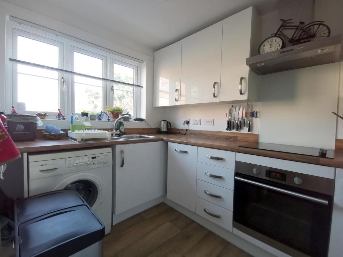2 Bedroom House With Free Parking Лайм-Реджис Экстерьер фото